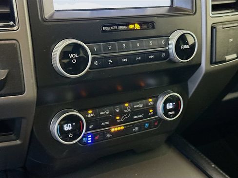 Used 2021 Ford Expedition XLT AWD/4WD image 18