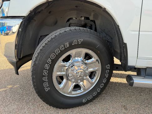 Used 2024 RAM 2500 Tradesman w/ Chrome Appearance Group image 15