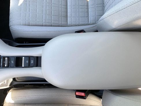 Certified 2023 Honda HR-V LX image 30