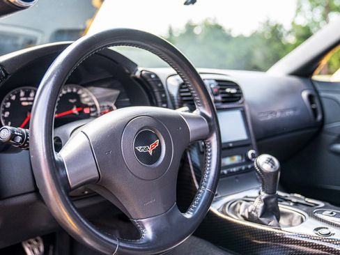 Used 2006 Chevrolet Corvette Z06 w/ Preferred Equipment Group image 94