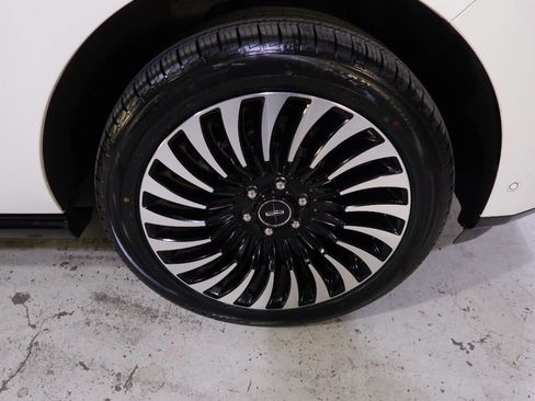 Used 2020 Lincoln Navigator Black Label w/ Cargo Convenience Package image 47