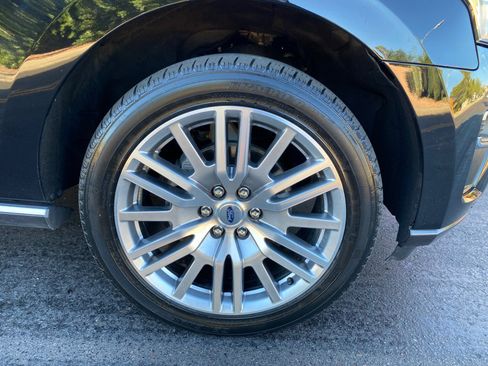 Used 2024 Ford Expedition Limited image 10