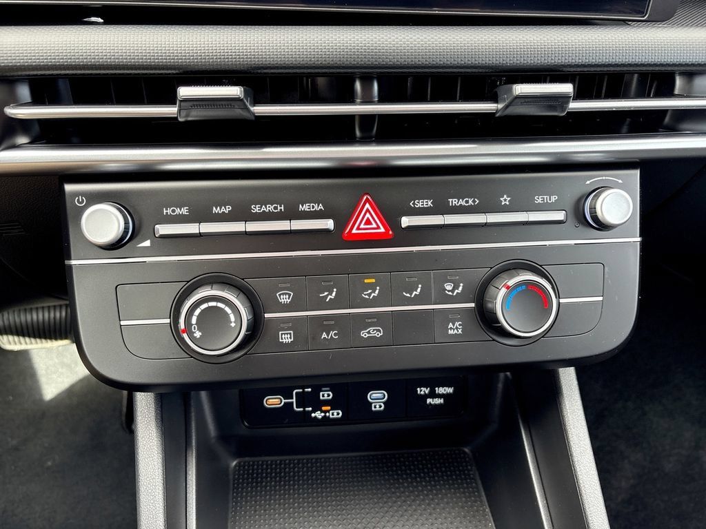 Certified 2025 Hyundai Tucson SE AWD/4WD image 20
