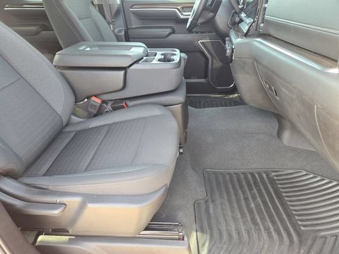 Used 2025 Chevrolet Silverado 1500 LT AWD/4WD image 15