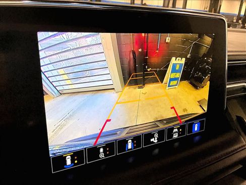 Used 2022 Chevrolet Suburban RST w/ Luxury Package image 20