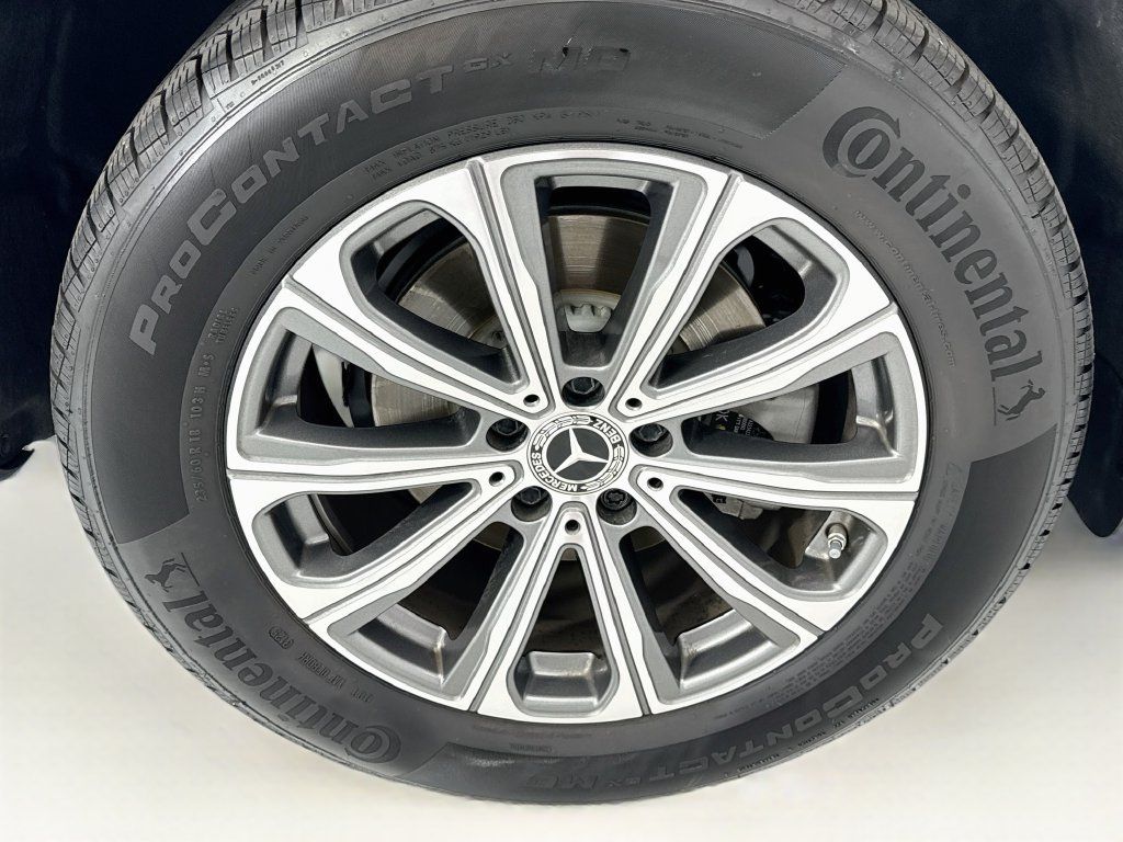 Used 2026 Mercedes-Benz GLC 300 image 31