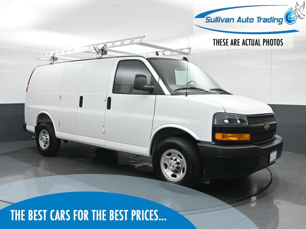 Used 2025 Chevrolet Express 2500 RWD image 1
