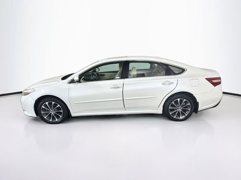 Used 2017 Toyota Avalon XLE Premium FWD image 4