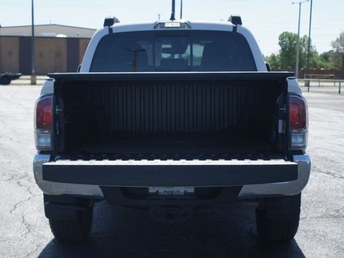 Used 2023 Toyota Tacoma TRD Off-Road AWD/4WD image 15