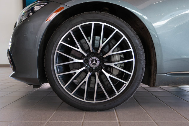 Certified 2023 Mercedes-Benz S 500 4MATIC image 9