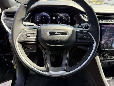 Certified 2025 Jeep Grand Cherokee L Limited w/ Black Appearance Package AWD/4WD image 20