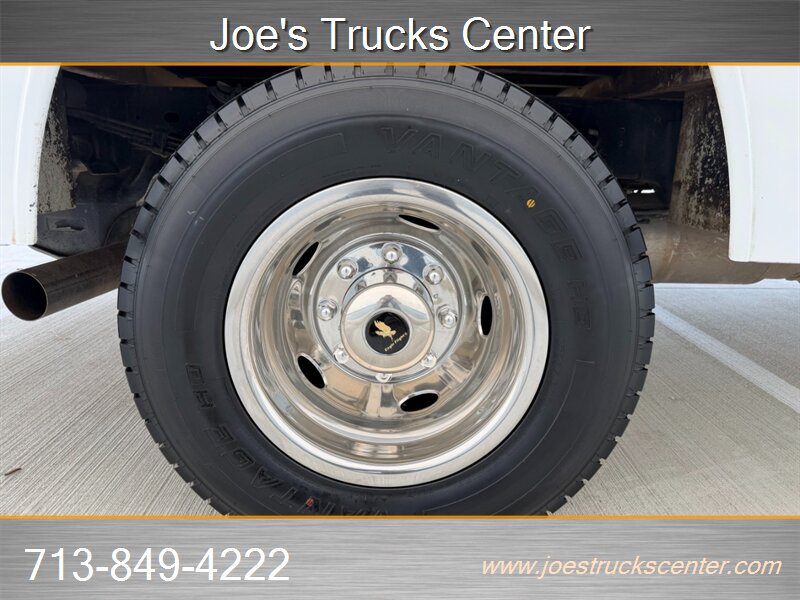 Used 2019 RAM 3500 Tradesman w/ Chrome Appearance Group RWD image 46