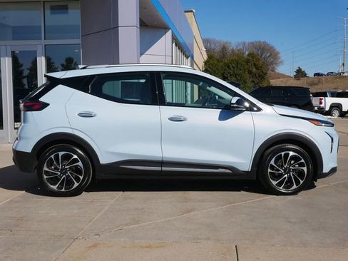 Used 2023 Chevrolet Bolt EUV Premier image 8