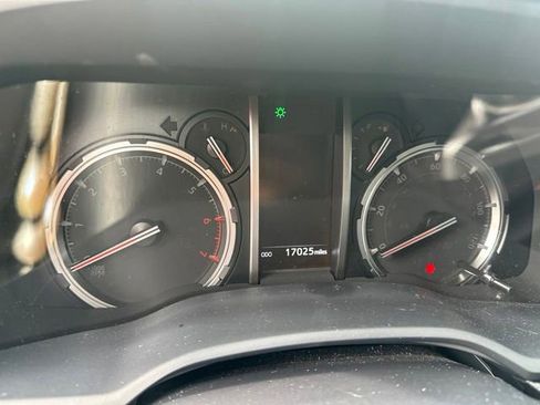 Used 2024 Toyota 4Runner TRD Sport AWD/4WD image 2