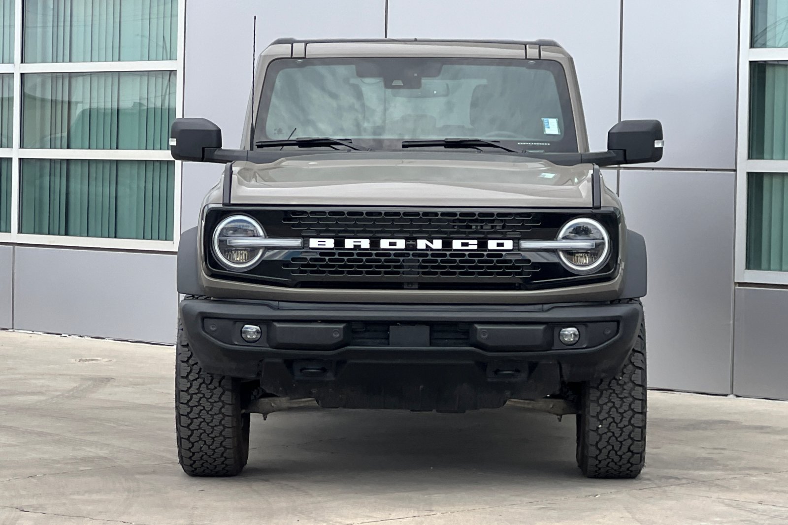 Used 2025 Ford Bronco Outer Banks AWD/4WD image 6