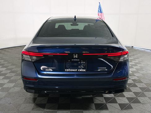 Used 2023 Honda Accord Touring image 4