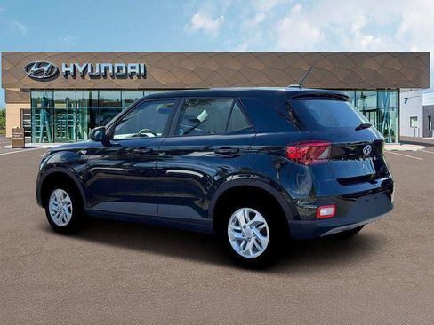New 2026 Hyundai Venue SE FWD image 4
