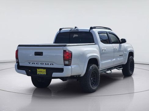 Used 2022 Toyota Tacoma TRD Sport AWD/4WD image 8