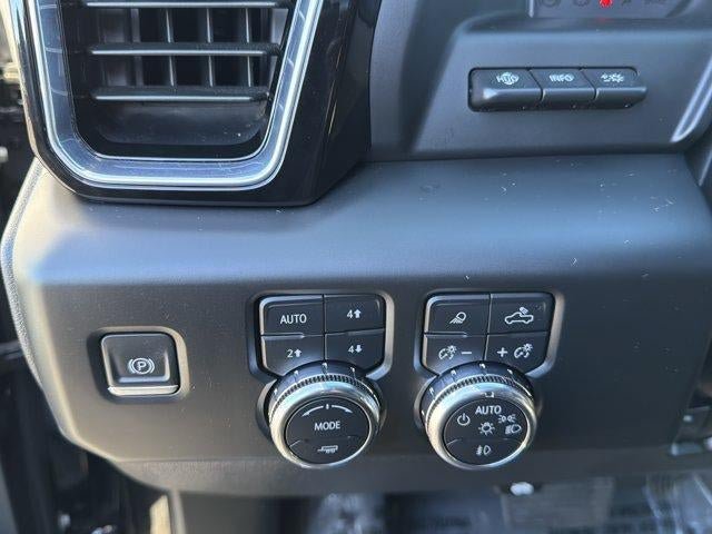 Used 2024 GMC Sierra 2500 Denali w/ Denali Reserve Package AWD/4WD image 34