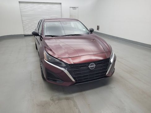 Used 2025 Nissan Altima 2.5 SV FWD image 14