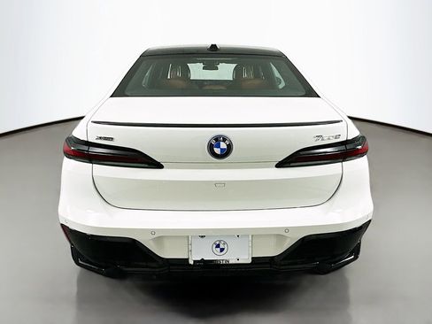 Used 2025 BMW 750e xDrive AWD/4WD image 6