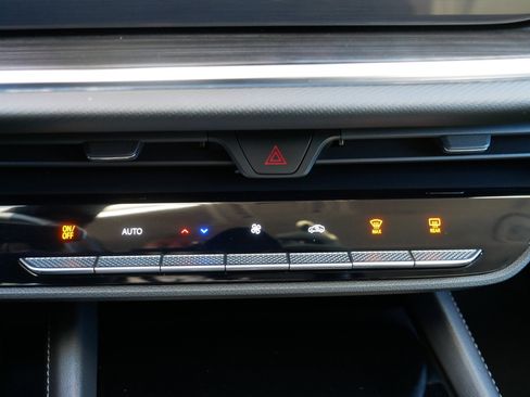 Used 2025 Buick Envision Preferred image 23