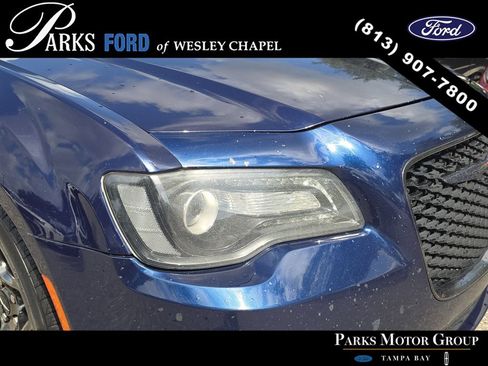 Used 2015 Chrysler 300 S RWD image 7