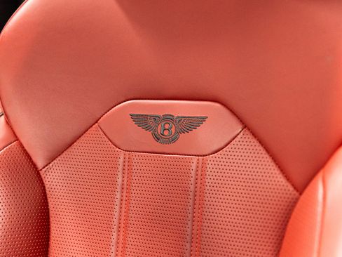 Used 2021 Bentley Bentayga image 33