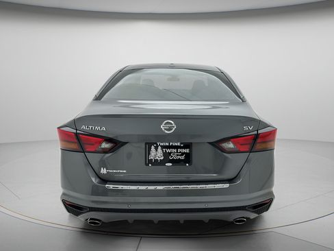 Used 2021 Nissan Altima 2.5 SV w/ SV Premium Package FWD image 6