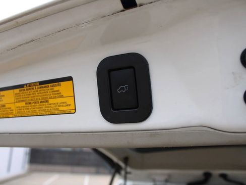 Used 2013 Toyota Sienna Limited image 18