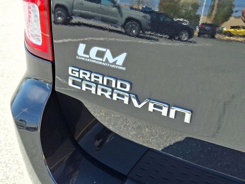 Used 2017 Dodge Grand Caravan SXT w/ Driver Convenience Group FWD image 30