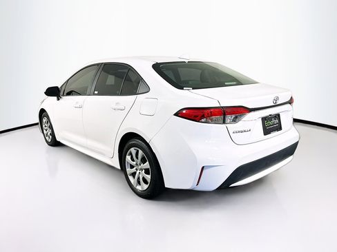 Used 2021 Toyota Corolla LE image 5