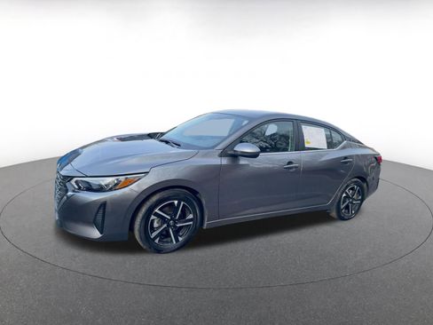 Used 2025 Nissan Sentra SV image 3