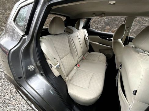 Used 2020 Nissan Rogue Sport SV image 21