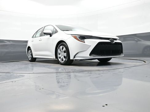 Certified 2020 Toyota Corolla LE image 27
