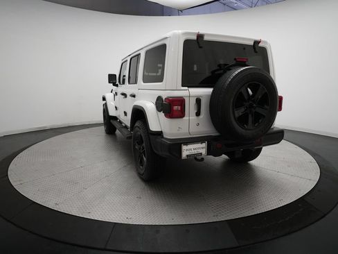 Used 2019 Jeep Wrangler Unlimited Sahara AWD/4WD image 33