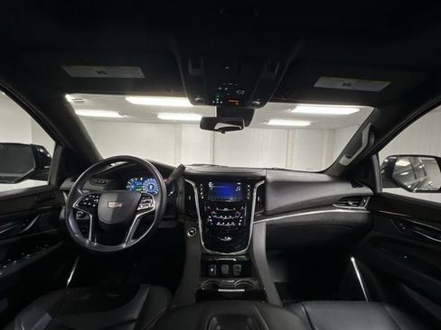 Used 2020 Cadillac Escalade Platinum AWD/4WD image 20