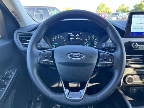 Used 2022 Ford Escape SEL image 15
