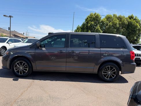 Used 2017 Dodge Grand Caravan SE FWD image 7