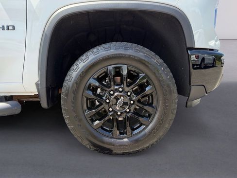 Used 2025 Chevrolet Silverado 2500 LT w/ Trail Boss Package AWD/4WD image 9