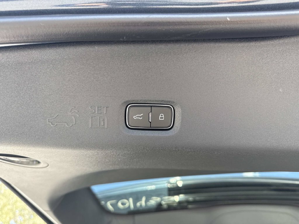 New 2027 Lincoln Navigator Reserve AWD/4WD image 13