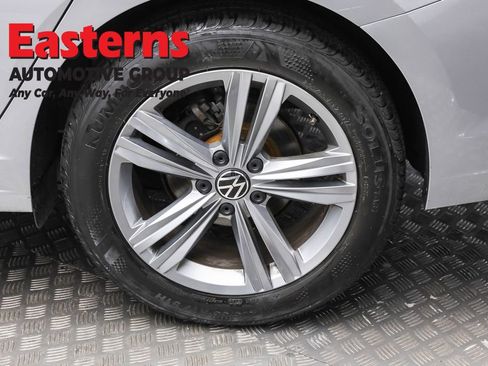 Used 2024 Volkswagen Jetta SE image 8