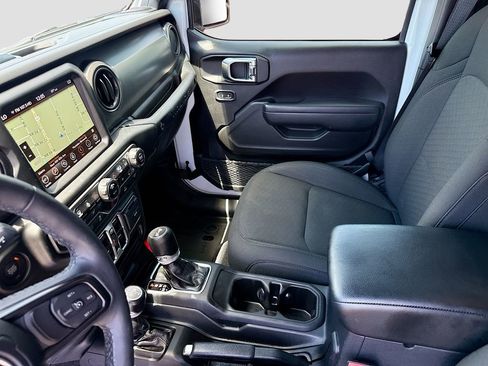 Used 2023 Jeep Wrangler Unlimited w/ Sun & Screen Package AWD/4WD image 27