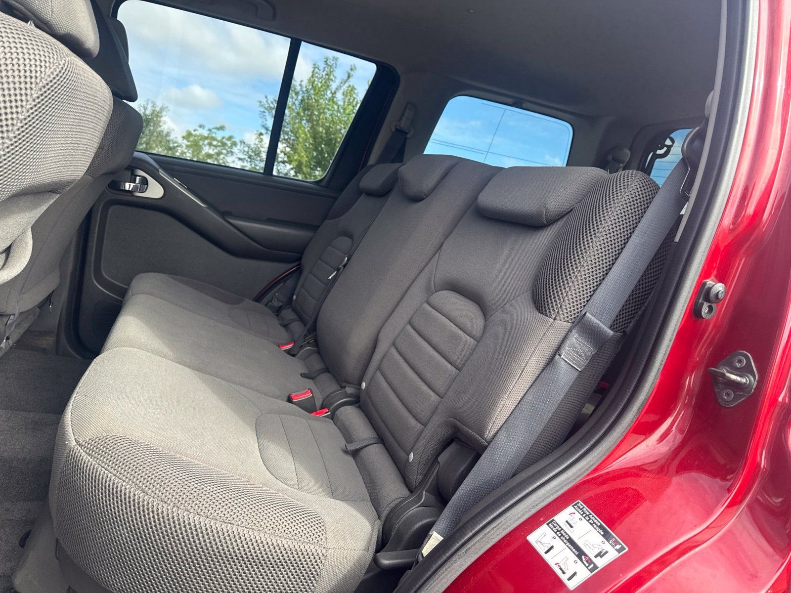 Used 2010 Nissan Pathfinder S AWD/4WD image 14