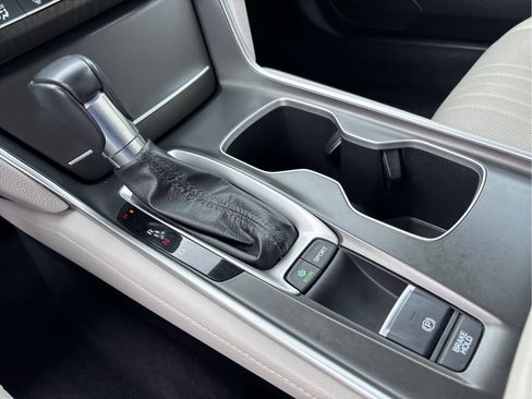 Used 2018 Honda Accord Touring image 24