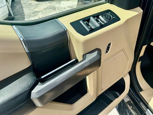 Used 2019 Ford F150 XLT w/ Equipment Group 302A Luxury image 11