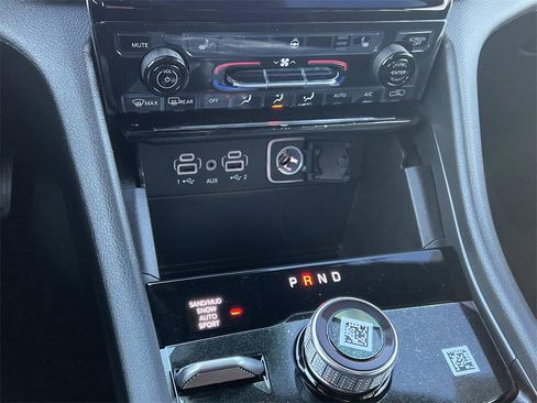 New 2025 Jeep Grand Cherokee L Limited w/ Black Appearance Package image 16