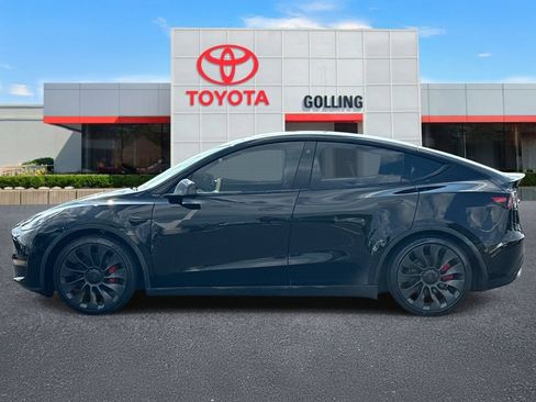 Used 2023 Tesla Model Y Performance AWD/4WD image 2