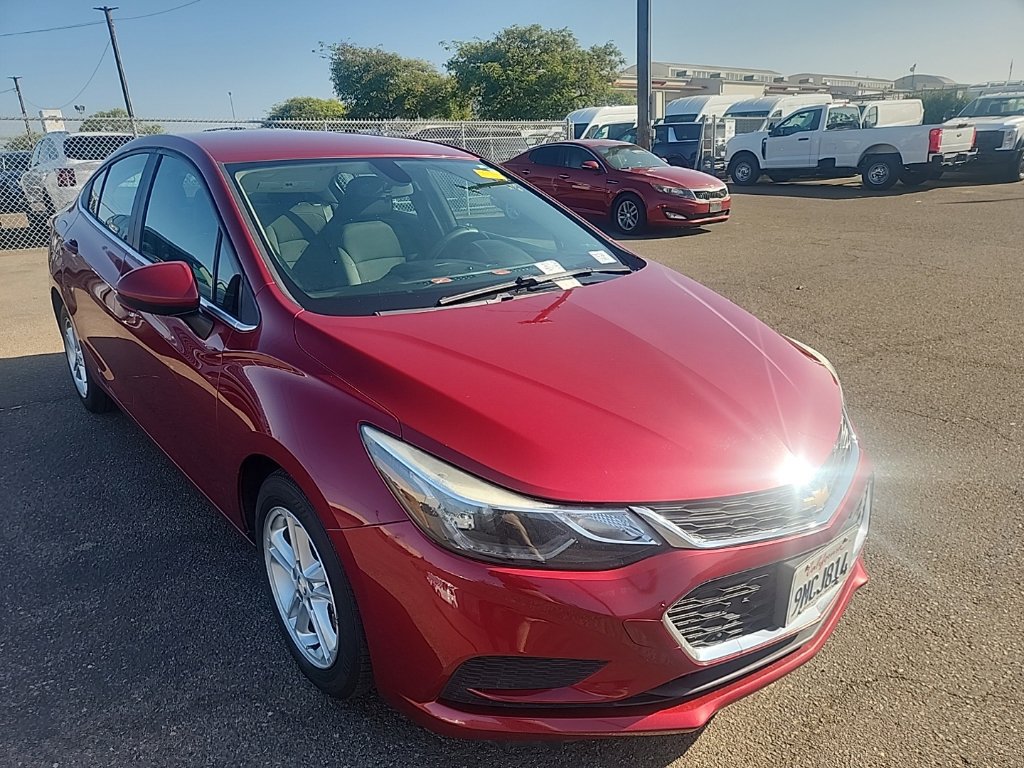 Used 2018 Chevrolet Cruze LT w/ Convenience Package FWD image 1