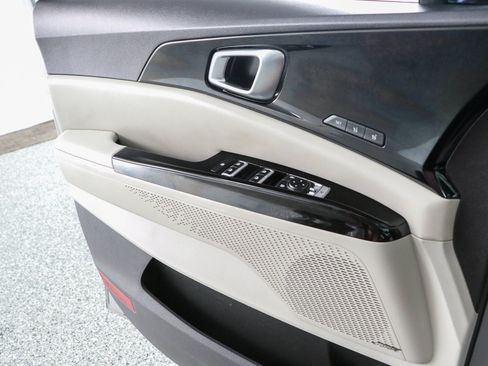 Used 2024 Kia Carnival SX Prestige FWD image 23